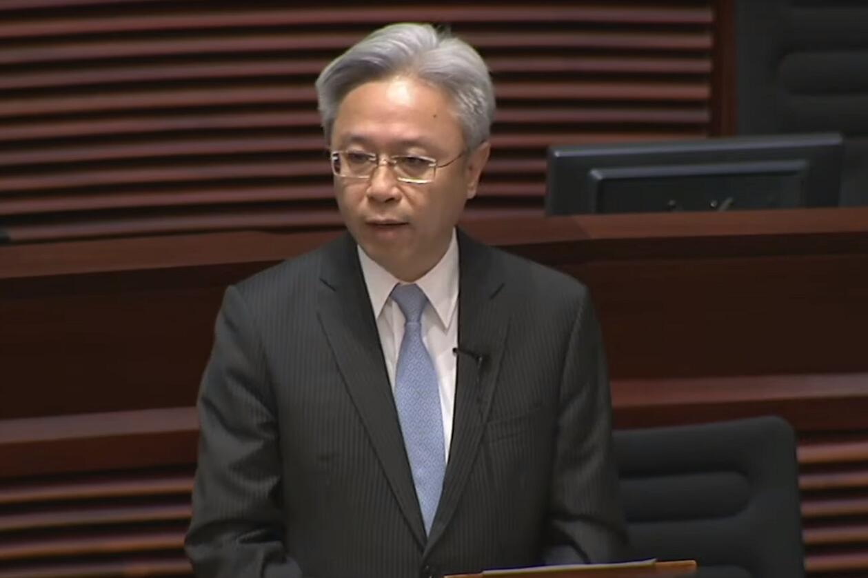 羅智光表示A正研究是否要求所有公務員宣誓擁護基本法和效忠中華人民共和國香港特別行政區C