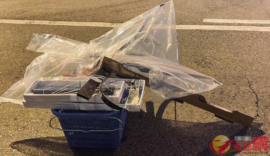 警方在理大內搜到的部分危險品及攻擊性武器證物