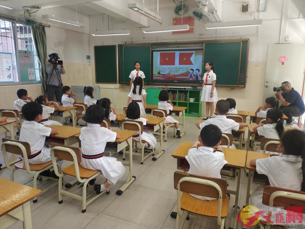 不少香港學生已經適應了港澳子弟班的學習生活C(盧靜怡攝)