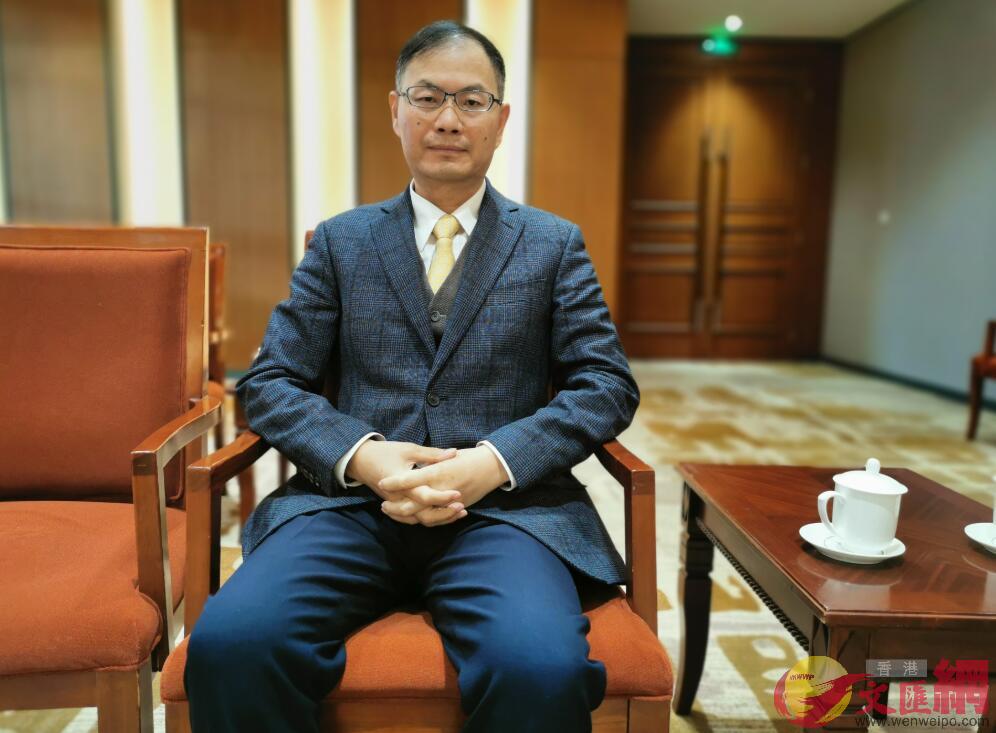 中國人民大學財政金融學院副院長趙錫軍接受本網專訪(記者 張帥 攝)