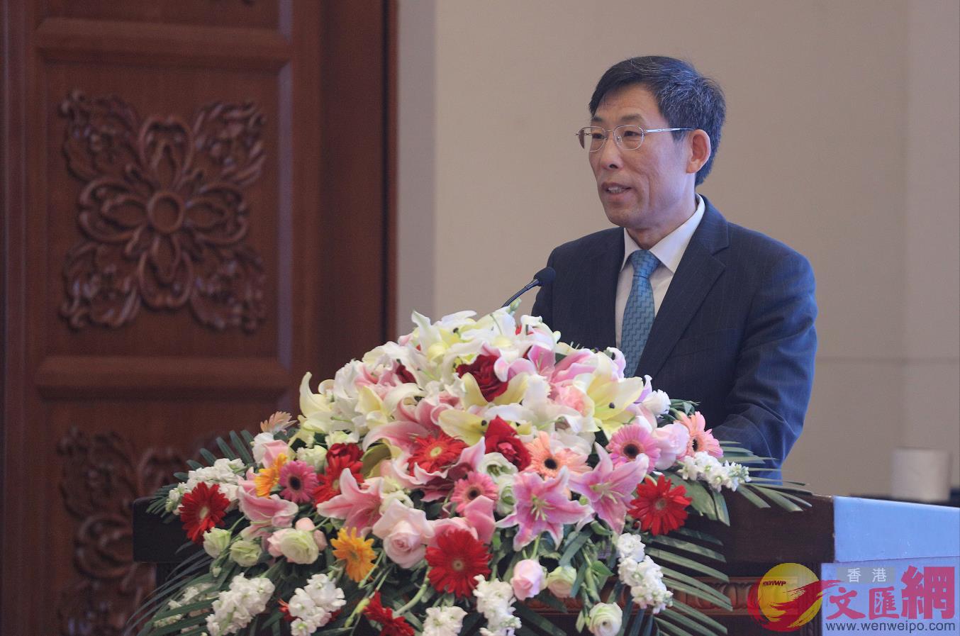 香港大公文匯傳媒集團董事長、海外華文傳媒合作組織主席姜在忠致辭。(大公文匯全媒體記者麥鈞傑 攝) 香港大公文匯傳媒集團董事長、海外華文傳媒合作組織主席姜在忠致辭。(大公文匯全媒體記者麥鈞傑 攝)
