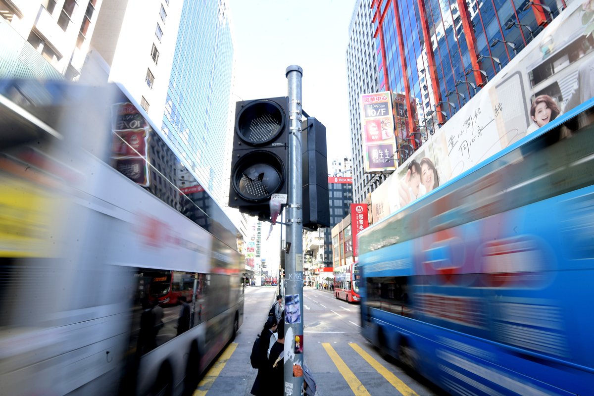 黑衣暴徒破壞全港多處交通燈A港府跨部門協調全力修復C]政府新聞網^