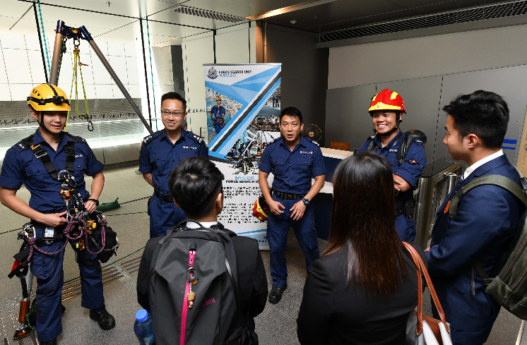 投考輔警人數大升逾七成]大公報資料圖^