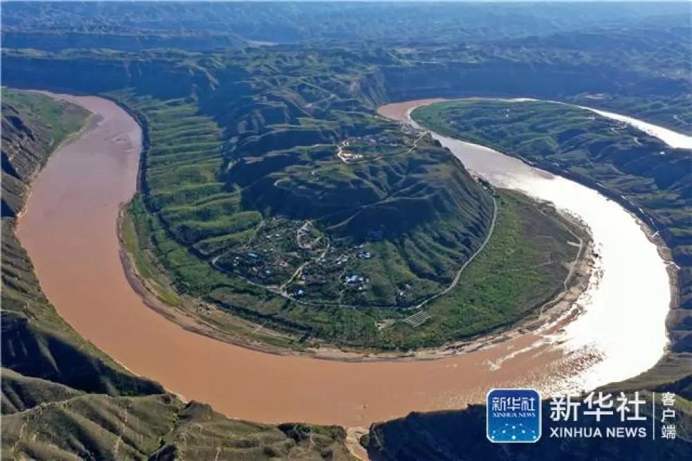 這是8月28日拍攝的山西省永和縣閣底鄉境內黃河乾坤灣(無人機照片)C新華社