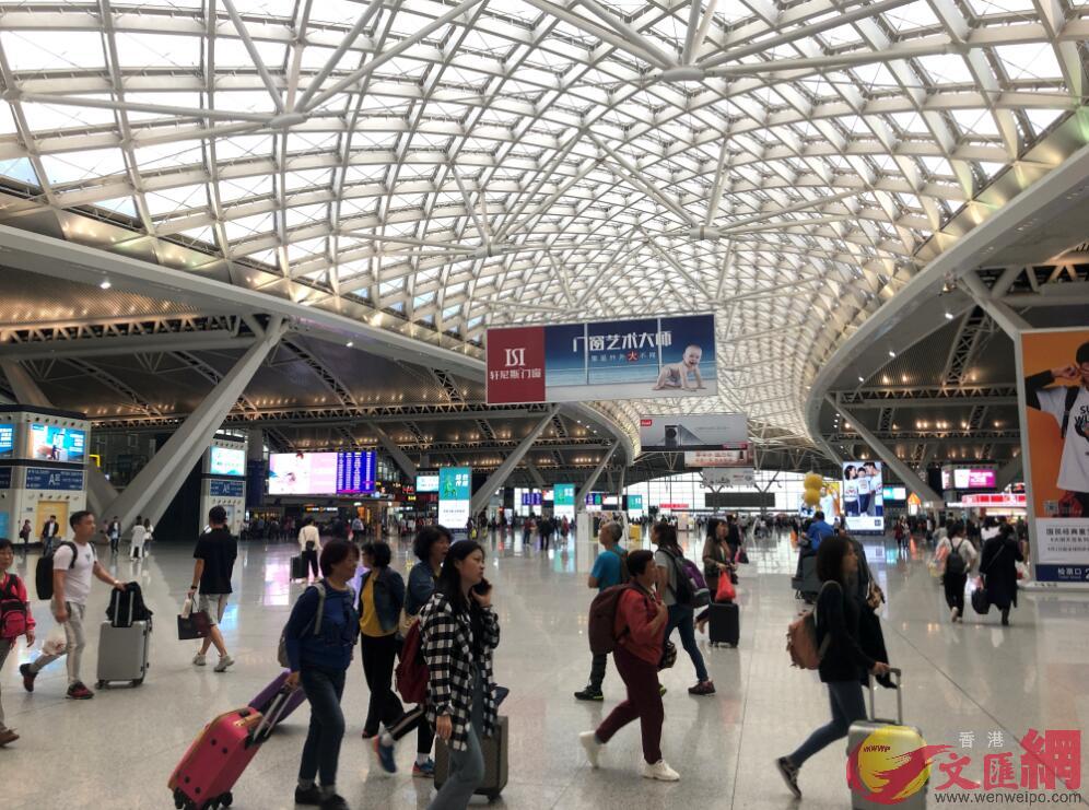 廣州新規劃14個高鐵站樞紐群五個方向覆蓋全市，圖為廣州南站。（方俊明攝）