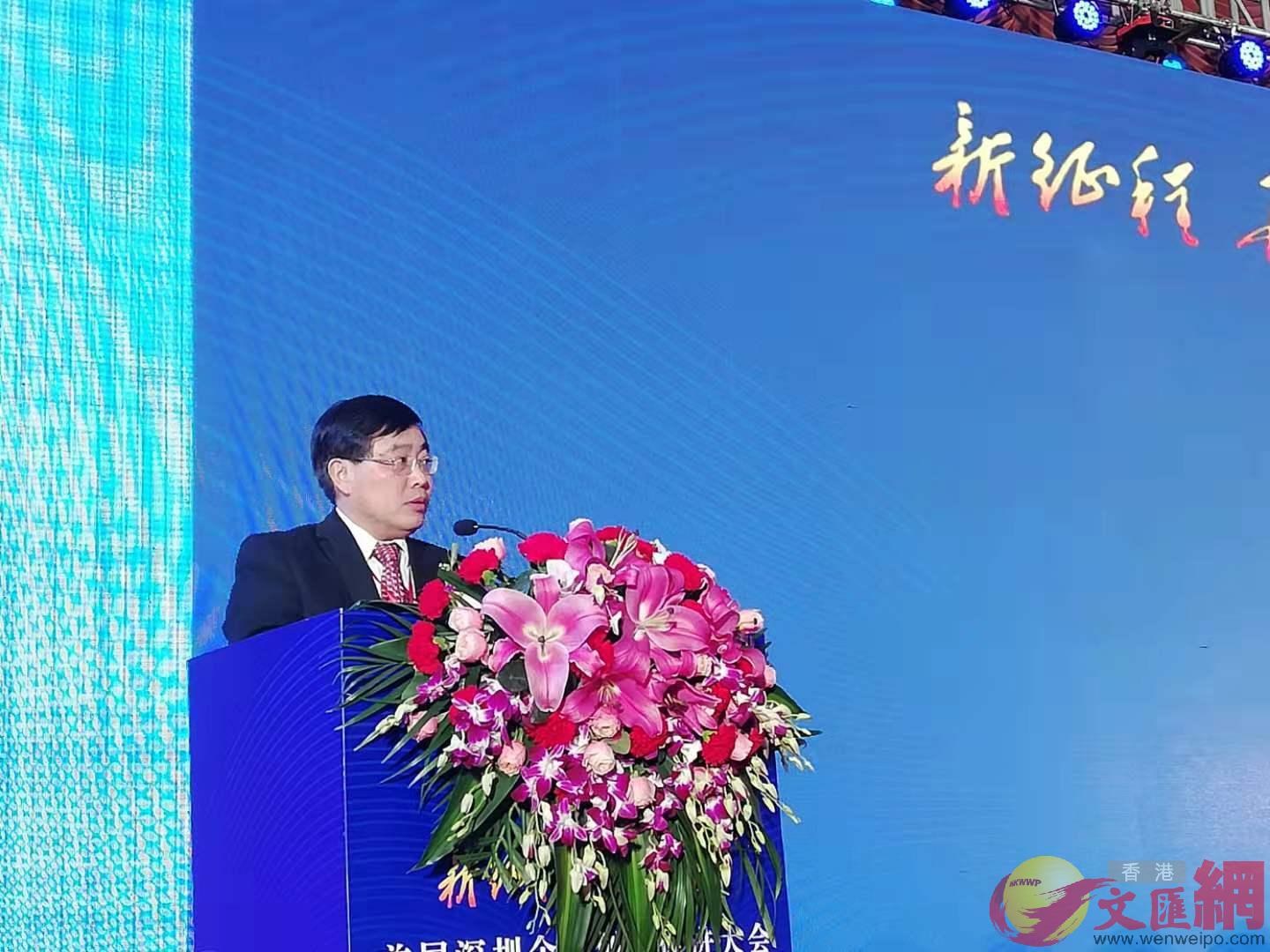 熊林表示A中國工業經濟聯合會圍繞新型智庫B產業協同B國際合作的戰略定位A將自身打造成國內外具有影響力的新型智庫]記者 李昌鴻 攝^