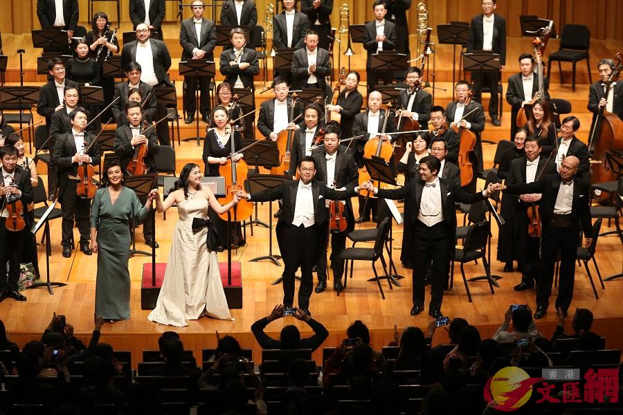 開幕式當晚，中日兩國藝術家在國家大劇院聯袂演繹了《歡樂頌「相約北京」開幕音樂會》