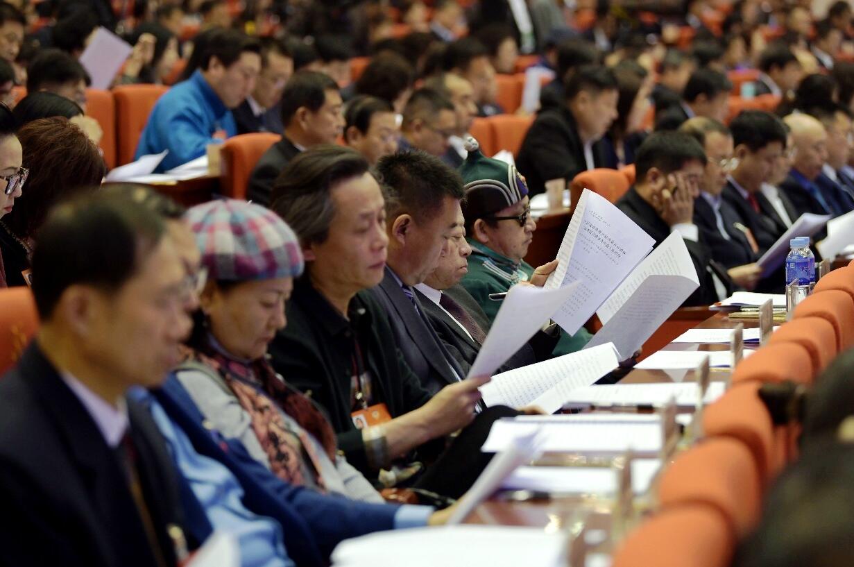 內蒙古自治區政協十二屆三次會議在呼和浩特開幕