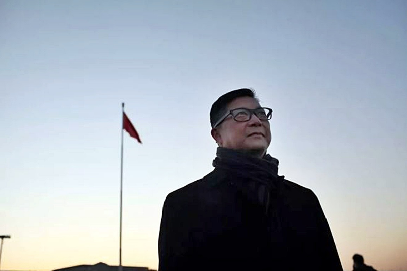 鄧炳強上月7日在天安門廣場觀看升國旗