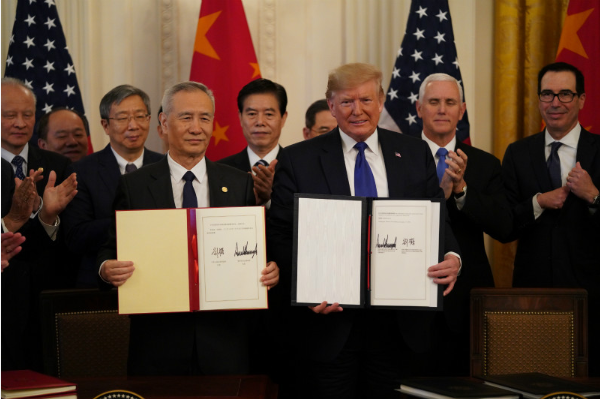 中美昨日簽署首階段經貿協議A為全球投資者創造更加穩定和諧的環境C]新華社^