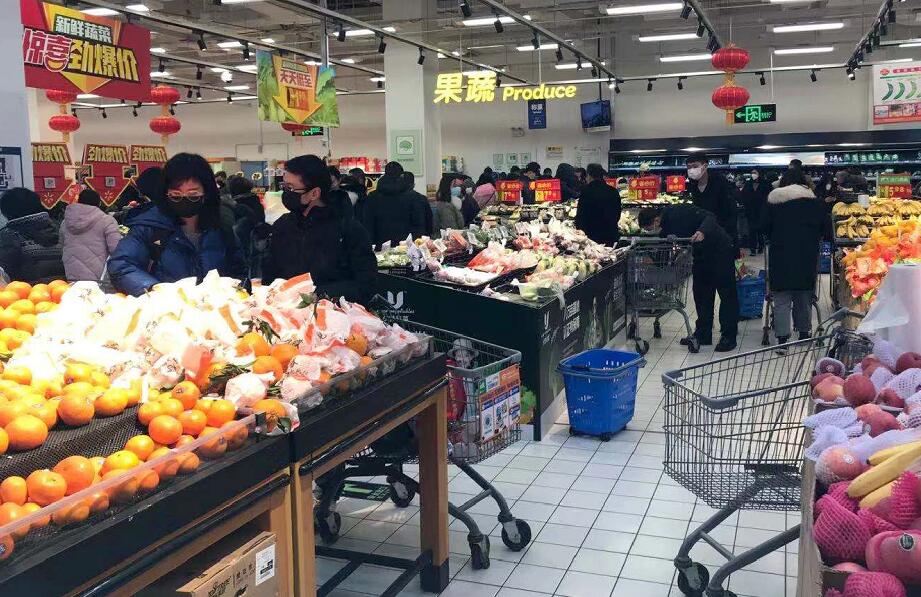 武漢市民在超市購買日用品C(中新社)