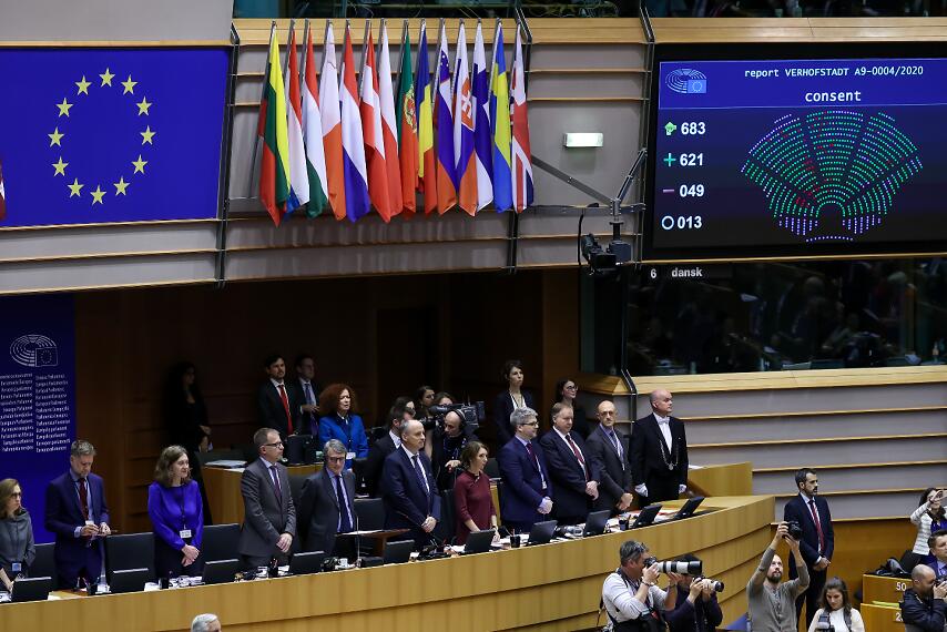 歐洲議會全體會議29日投票通過英國u脫歐v協議]新華社^