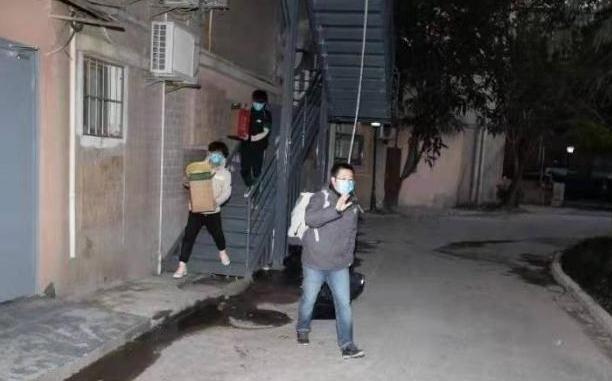 上海市第一個集中醫學觀察點解除隔離 （中新網）