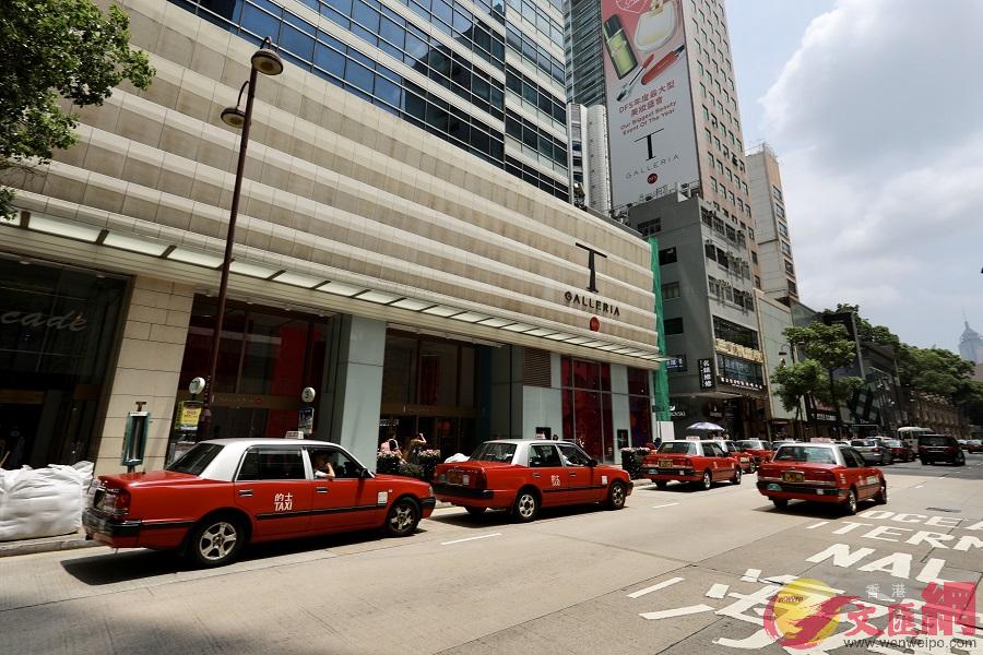 受疫情影響A香港的士司機收入急跌8成]大公文匯全媒體記者李斯哲攝^