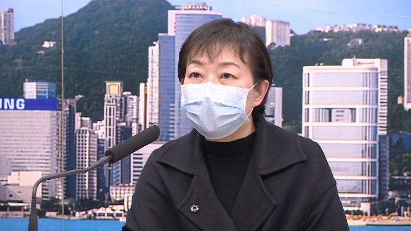 張竹君稱61歲女患者是首批乘坐包機返港的郵輪乘客]政府新聞處^