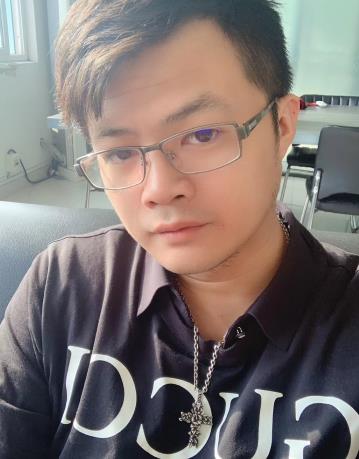 許淳堯在銷售水果上十分賣力(受訪者供圖)