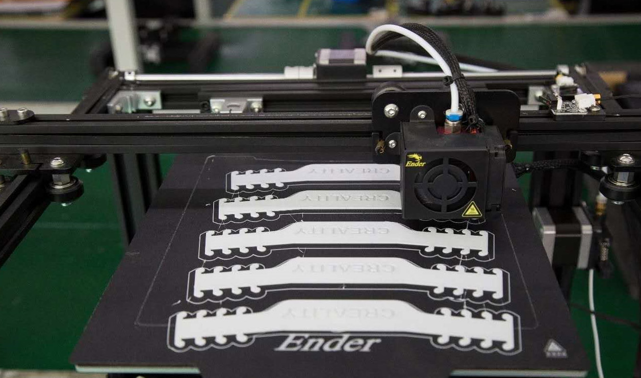 深企創想三維發揮3D打印產能優勢生產口罩調節扣A配備4檔卡扣可自由調節