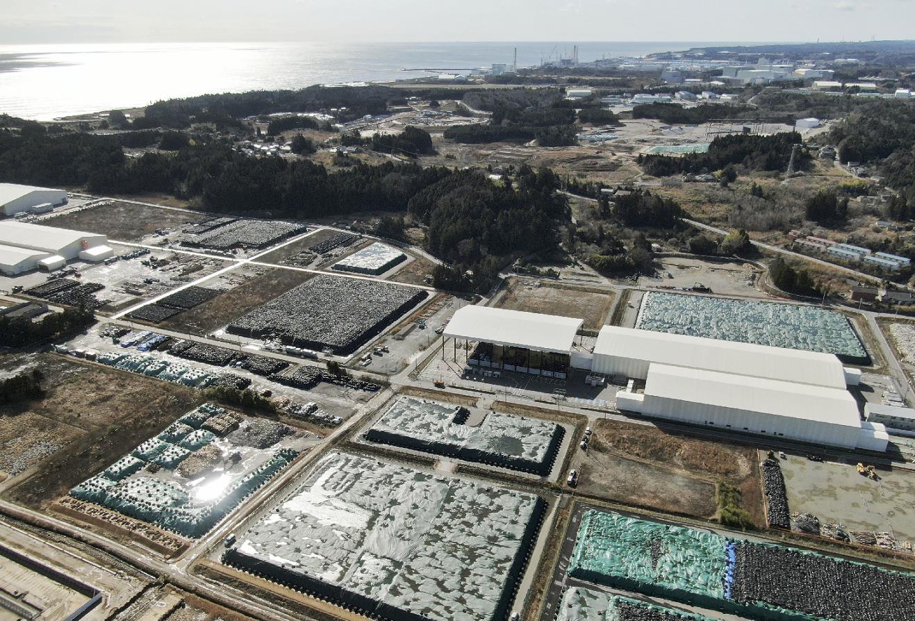 福島核電站附近堆放的核廢料。(美聯社)