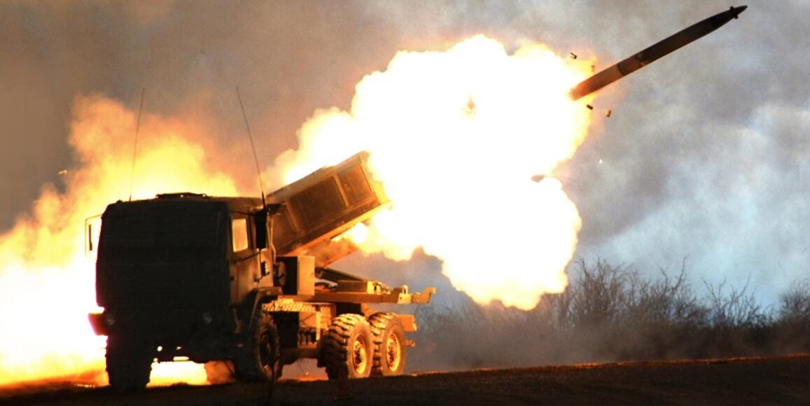 美軍伊拉克基地遭到不明武裝發射的喀秋莎火箭彈襲擊C(網絡圖片)