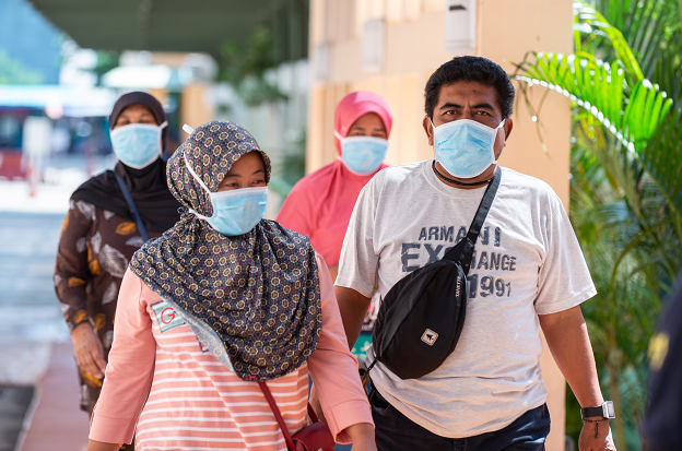  印尼民眾戴口罩進入雅加達一所醫院C]新華社資料圖^ 