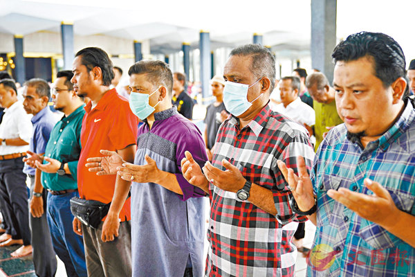上月27日至3月1日間A馬來西亞吉隆坡一場超過萬人宗教集會爆發集體感染]美聯社^