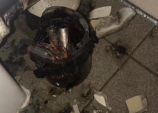 1月27日明愛醫院懷信樓近急症室一個男廁發生爆炸現場]香港警方fb圖^