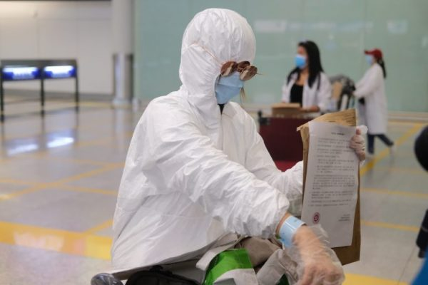 自3月29日起，所有從海外抵港的人士，都需要接受病毒檢測（文匯報資料圖片） 