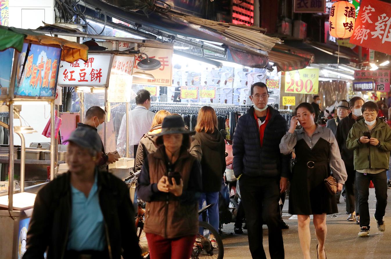 台灣宣佈，景點夜市即日起實行人流管制(台灣「中央社」圖片)