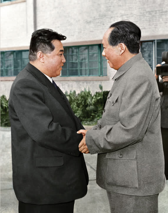 1958年11月A金日成同時任國家主席毛澤東會晤C]本網遼寧傳真^