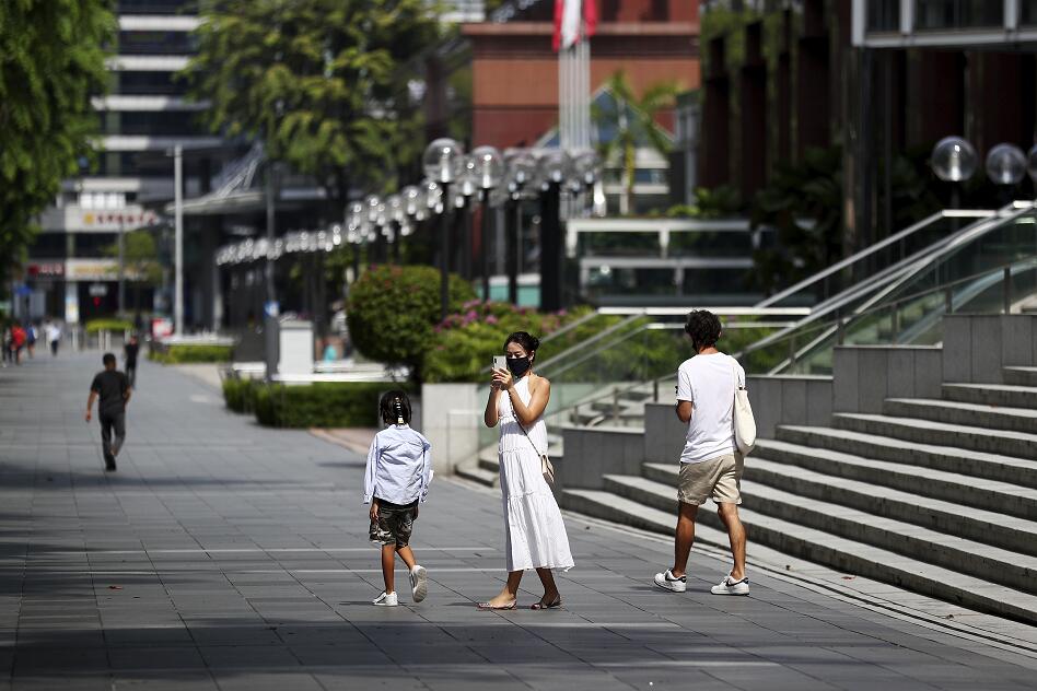 新加坡市民出行佩戴口罩C(美聯社資料圖片)