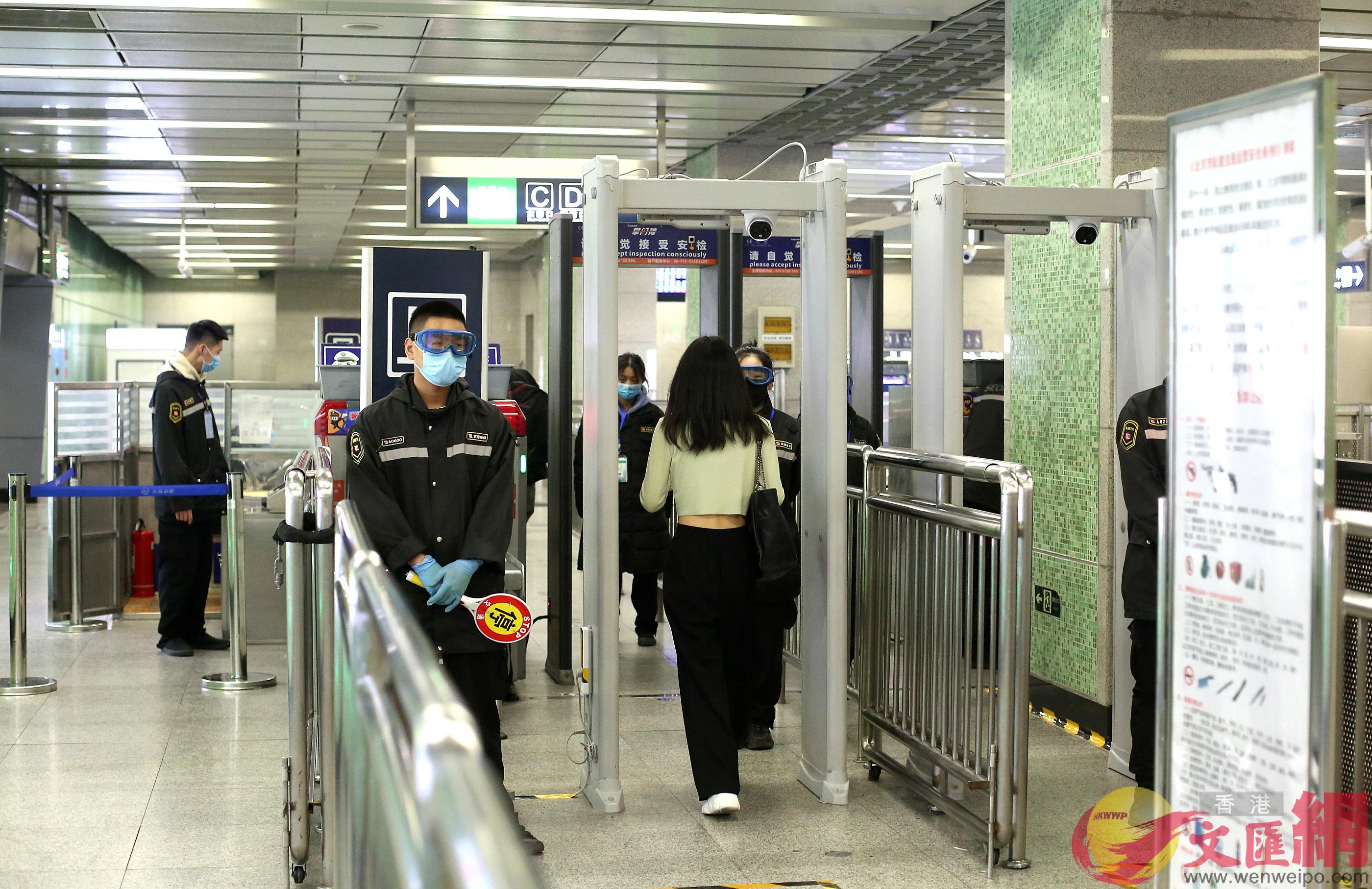 京港地鐵設置的固定體溫測試設備（受訪人供圖）