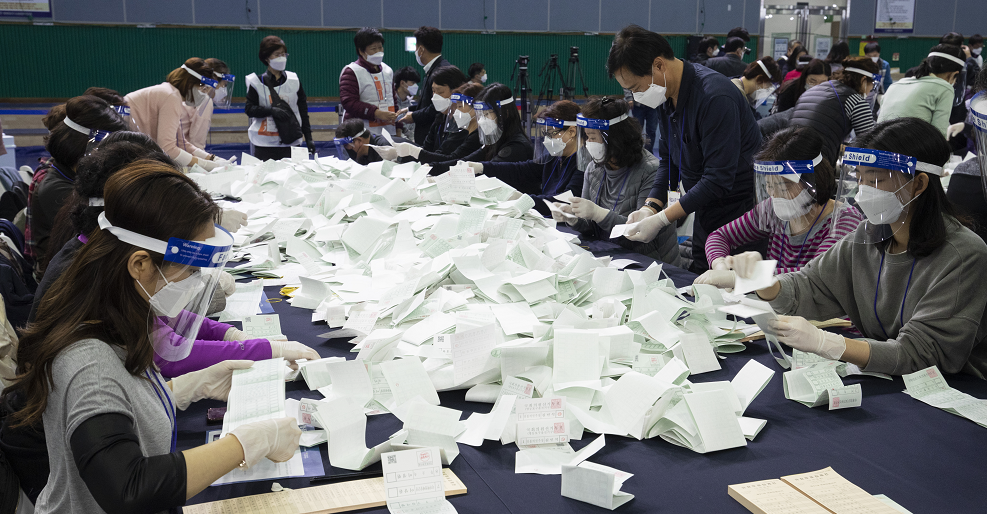 韓國第21屆國會選舉4月15日在新冠疫情蔓延的背景下如期舉行C]新華社資料圖片^