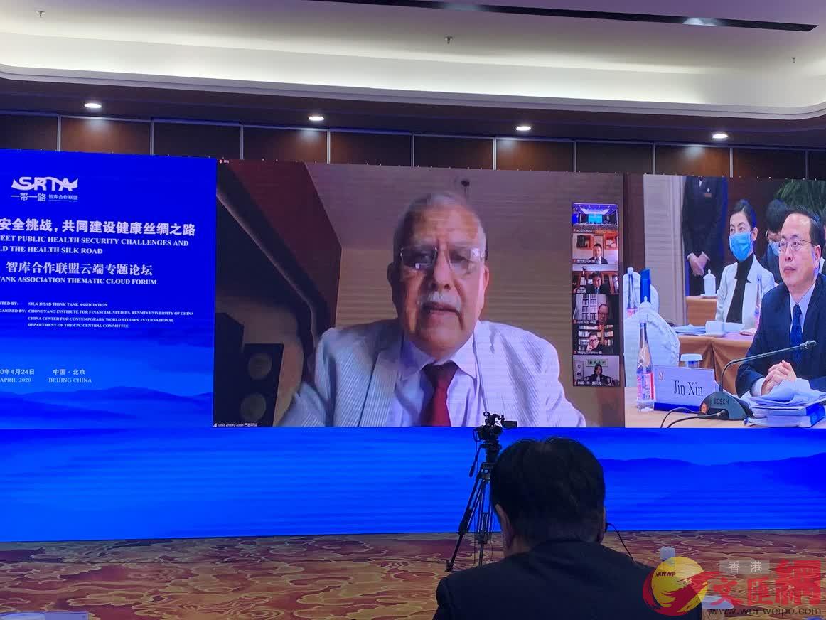 巴基斯坦國立科技大學中國研究中心副主任贊米爾P阿萬認為A健康衛生是未來合作重點領域A而中國可以發揮重要作用 ]記者 趙一存 攝^