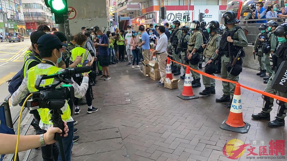 搞事者今日在港鐵太子站非法集結，防暴警察到場戒備。(大文全媒體記者攝)