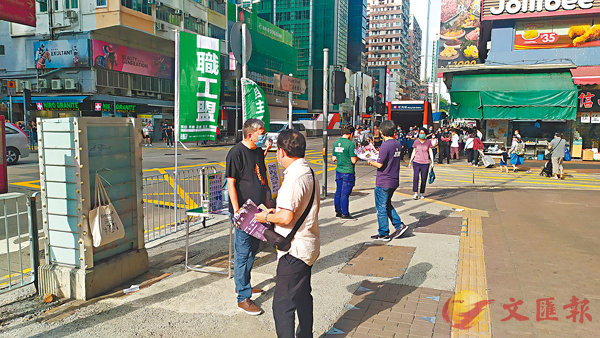 李卓人在旺角擺的街站A場面非常冷清C香港文匯報記者 攝