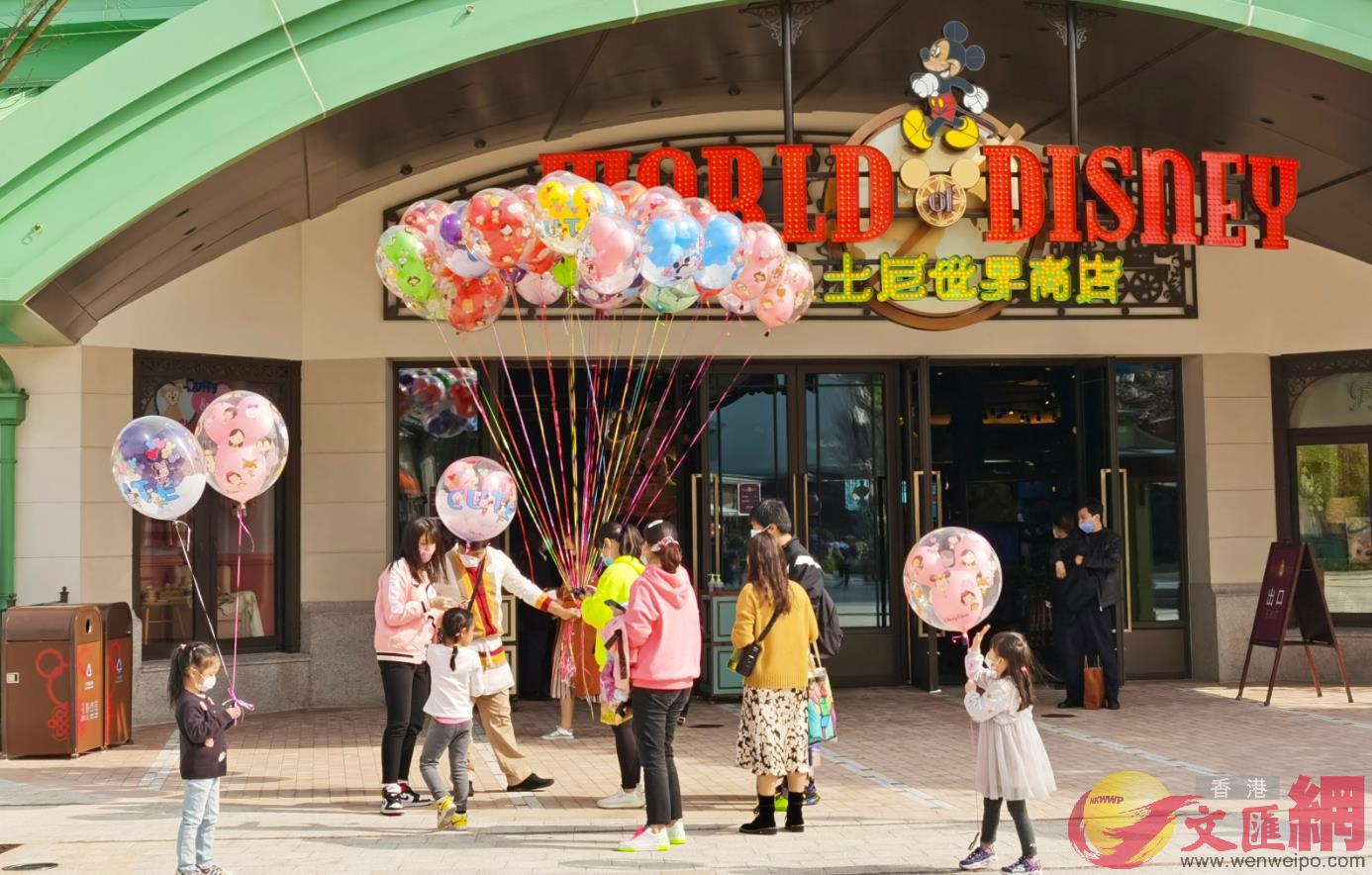上海迪士尼樂園全球率先重啟A迪士尼小鎮初具人氣(記者孔雯瓊 攝)