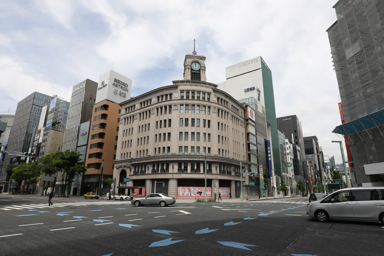5月4日，疫情下的日本東京銀座商業區(新華社資料圖片)