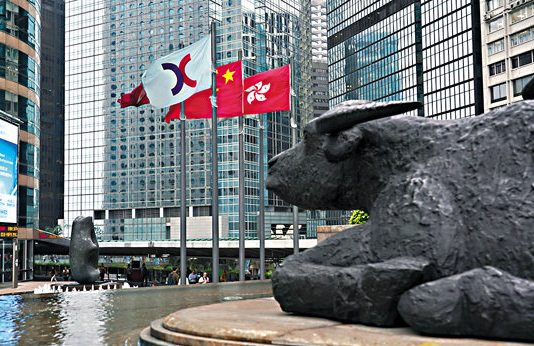 港交所主席史美倫指A感謝李小加過去10年對港交所出色的領導以及對香港市場的貢獻(文匯報資料圖片)