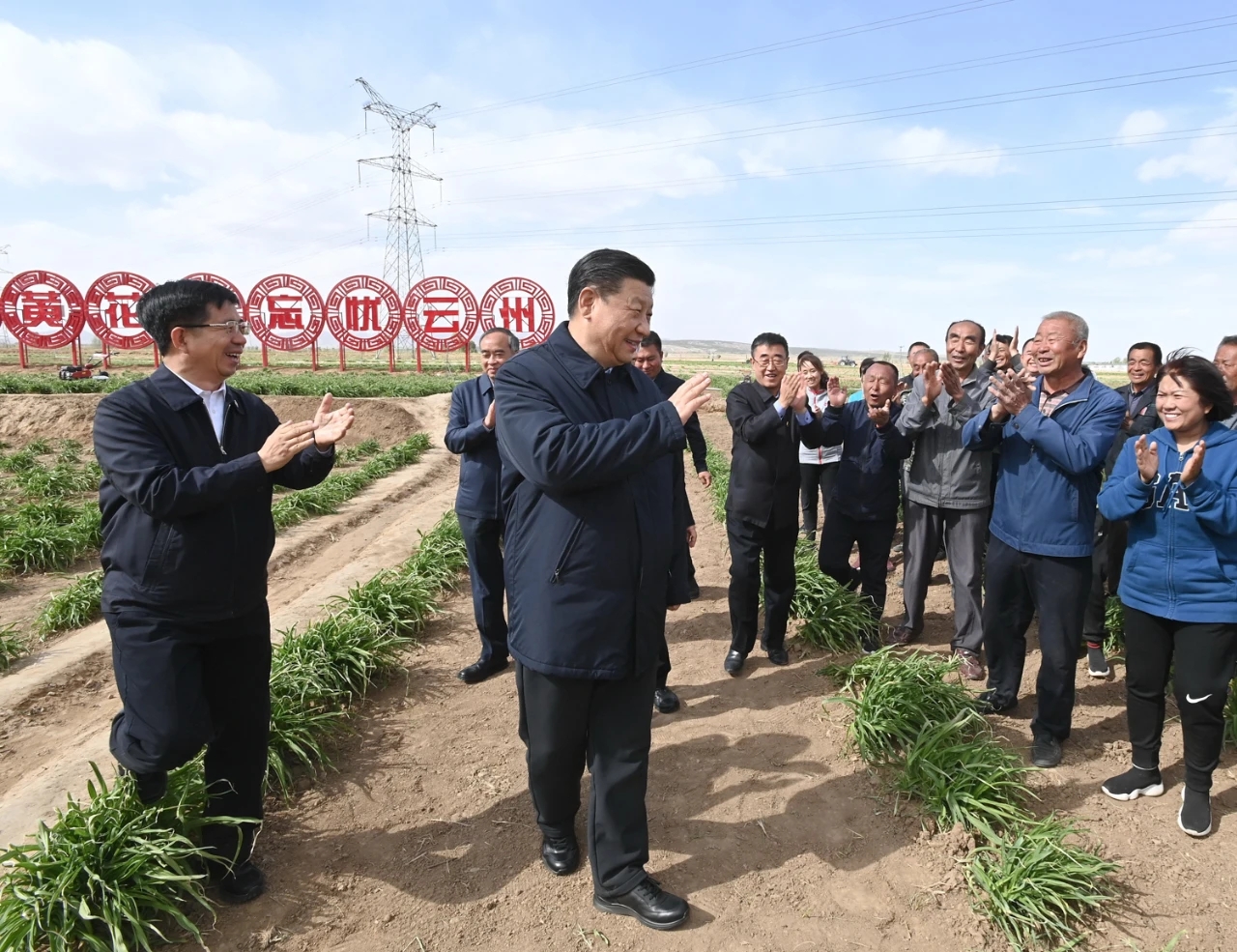 5月11日A習近平總書記到達大同市雲州區有機黃花標準化種植基地B西坪鎮坊城新村考察調研]新華網^