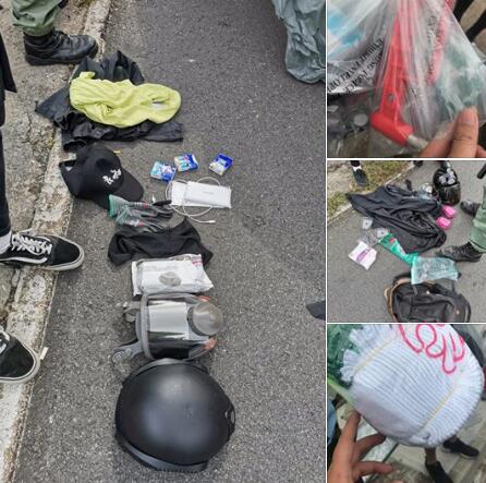 警方在車上搜獲頭盔B防毒面具B勞工手套等工具 圖片來源G香港警方fb