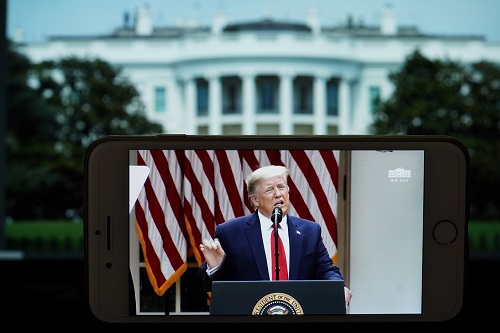 這是5月29日拍攝的美國總統特朗普在華盛頓白宮記者會上講話的視頻直播畫面C ]新華社圖片^