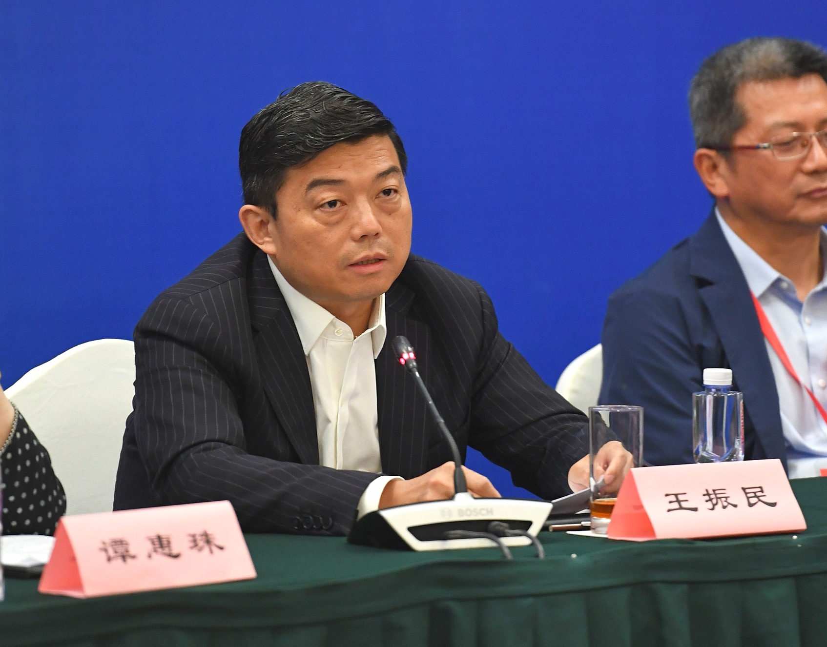 王振民表示Au港區國安法v是最溫和B最基本B最低程度的立法]新華社資料圖片^