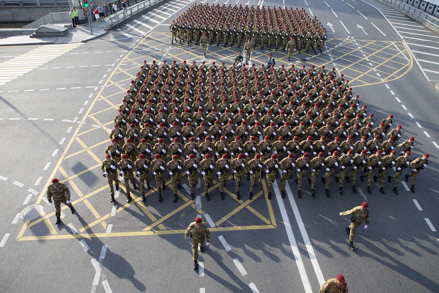 6月20日A在俄羅斯首都莫斯科A步兵方隊參加閱兵式綵排]新華社^