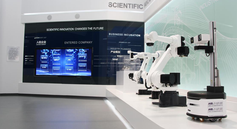 HRG合肥研究院自主研發的機器人本體