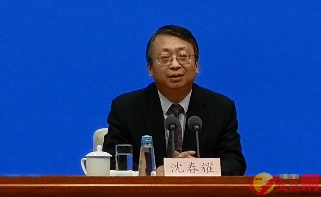 沈春耀表示，香港國安法在一個較短的時間內，完成了決策部署，有幾個因素非常重要。（記者張寶峰 馬靜攝）
