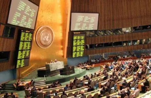  2013年4月A联合国大会通过m武器贸易条约n