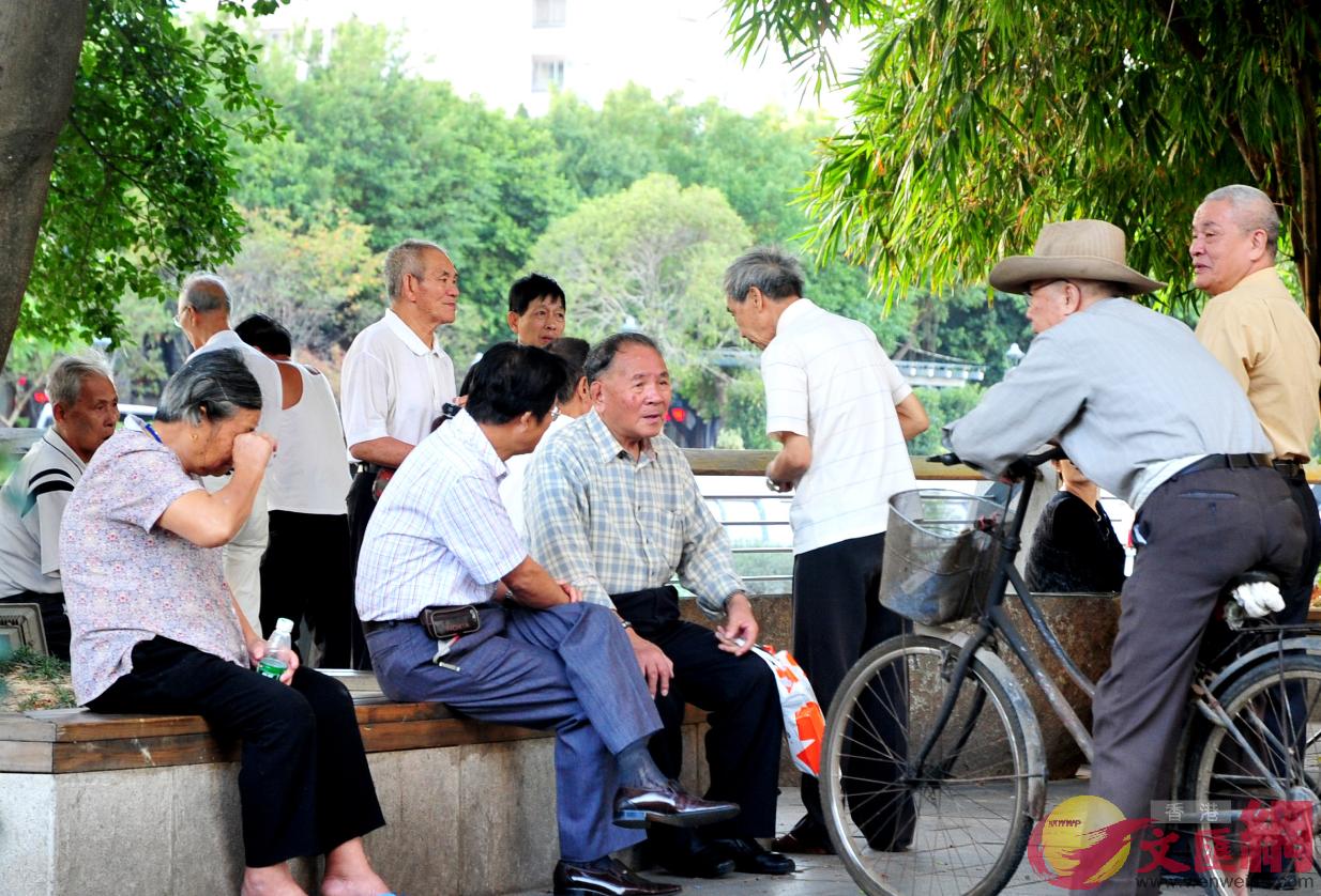 老人家抵抗力弱，感染病毒風險高。（大公文匯全媒體資料圖片）