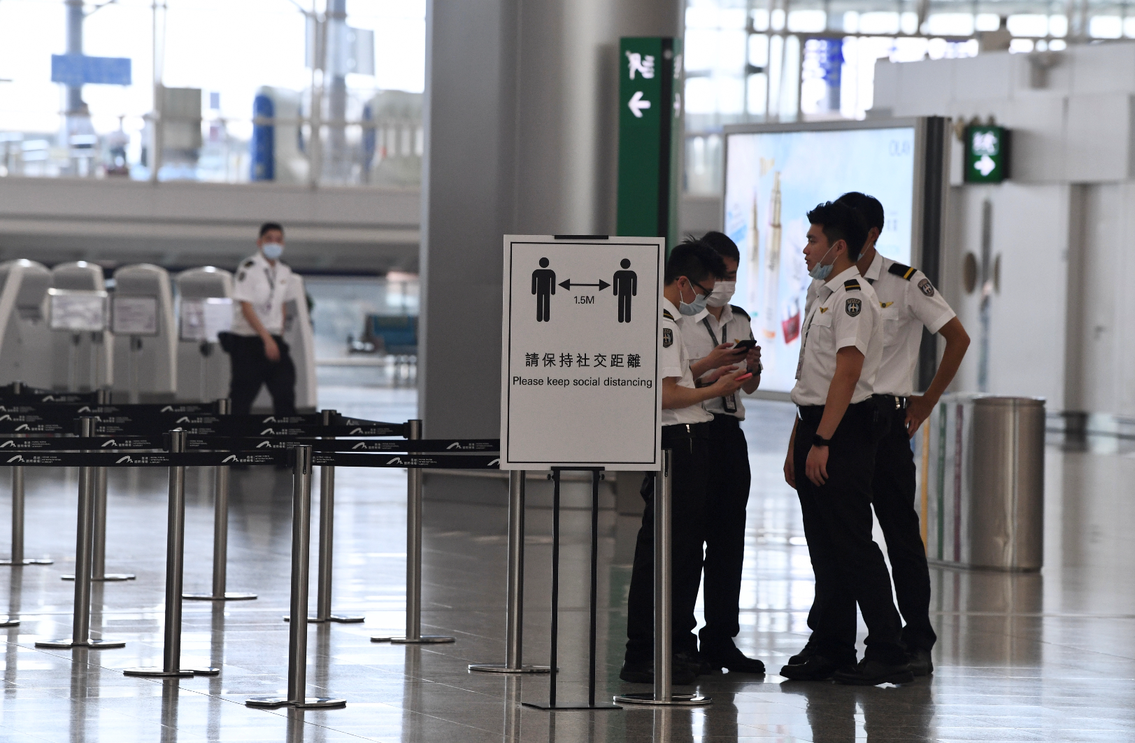 蔣麗芸建議加強檢疫工作，安排抵港人士到政府檢測中心採集深喉唾液樣本化驗，待測試結果為陰性方可離開（中新社資料圖片）