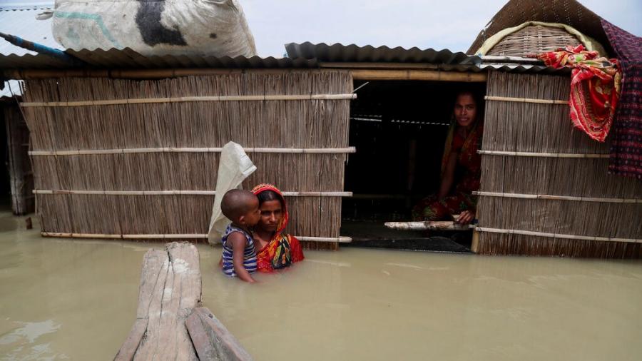 印度西孟加拉邦及奧里薩邦受風災影響的人數約1800萬人C]美聯社資料圖片^