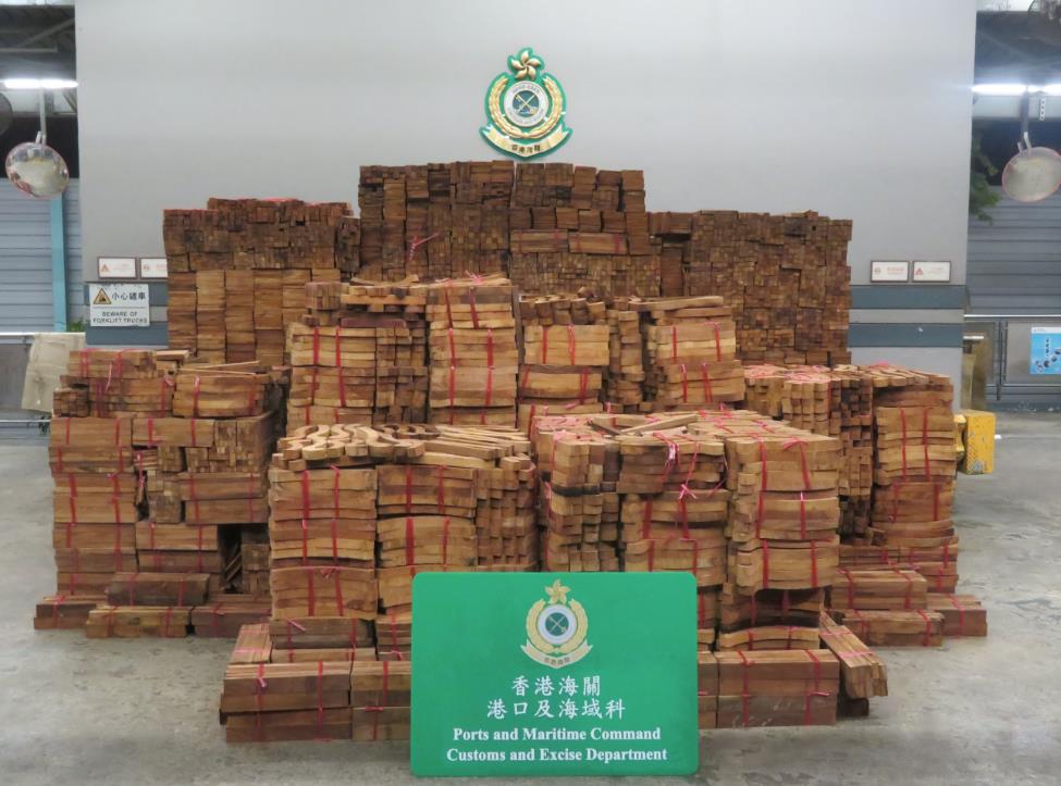 海關檢獲142噸懷疑受管制木材